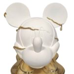 Фігурка Голова Міккі Маус біла з золотою підставкою (28см)