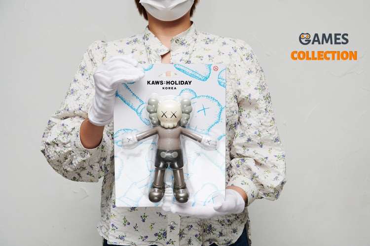 限定 Kaws Holiday Companion Bath Toy Brown KAWS Holiday Korea Companion Bath Toy (Коричневый) - 21cm